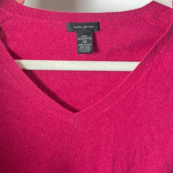 Only Mine Cashmere V-neck Sweater 2- Ply Size XS EUC - Picture 7 of 7